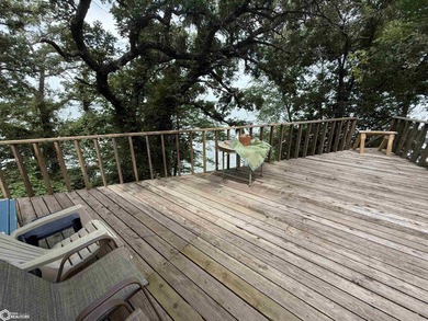 Cozy 2-bedroom lakefront cabin with 50 feet of frontage. This is - photo 14