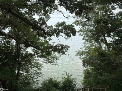 Cozy 2-bedroom lakefront cabin with 50 feet of frontage. This is - photo 15