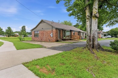 This free-standing 1,600 SF office building is ideally - photo 3