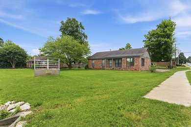 This free-standing 1,600 SF office building is ideally - photo 4