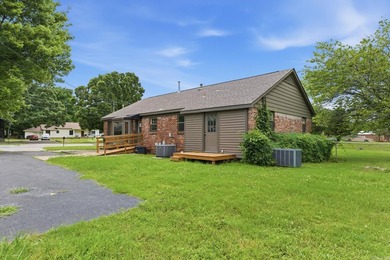 This free-standing 1,600 SF office building is ideally - photo 7