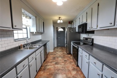 Don't miss out on this fabulous opportunity! Estate-style - photo 8