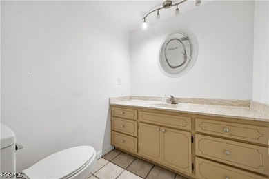 Rare opportunity in Northwest Bradenton! This spacious pool home - photo 10