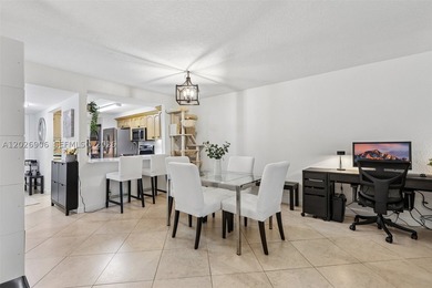 Spacious beautifully updated and maintained 2-bedroom, 2-bath - photo 3