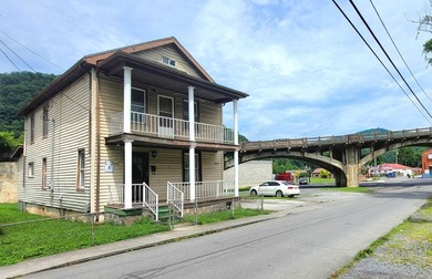 Home with great location. 4 bedrooms 2 baths, Balcony, Nice - photo 1