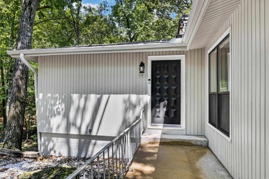 Ready to move in and nothing to do. This roomy three bedroom 2 - photo 3