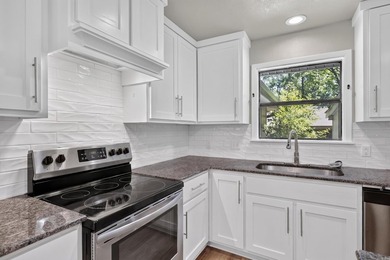 Ready to move in and nothing to do. This roomy three bedroom 2 - photo 10