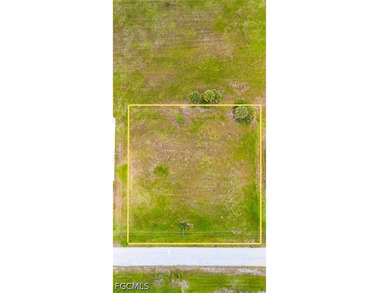 Exceptional opportunity to acquire a commercially zoned lot in - photo 1