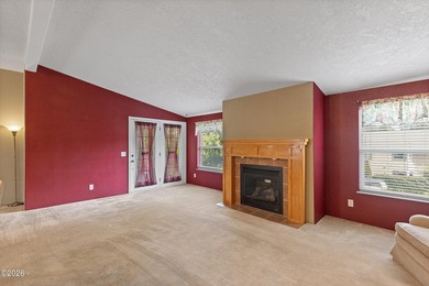 Please take a look at this beautifully maintained 2007 mfg home - photo 4