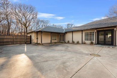 Waterfront luxury on Ridge Road in the gated community of The - photo 58