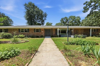 Classic MIDTOWN LITTLE ROCK ranch on a large corner lot with 2 - photo 2