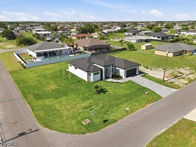 Welcome to this stunning new construction home offering 4 - photo 4