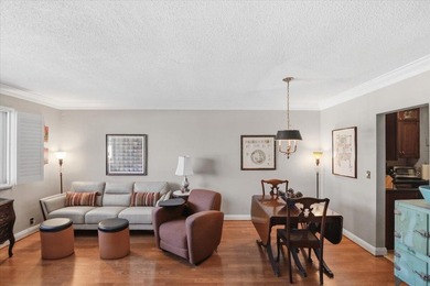 Charming 1 bed 1 1/2 bath 55+ co-op in Georgian Court Apts North - photo 1