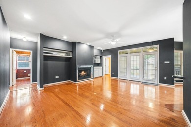 Located on highly coveted Peninsula Drive, this well-kept - photo 5
