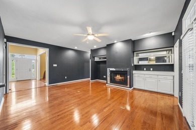 Located on highly coveted Peninsula Drive, this well-kept - photo 7
