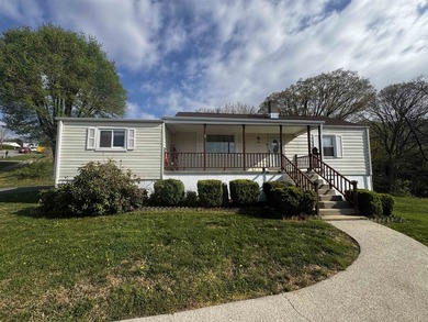 Move-in ready cape cod home in popular neighborhood near Narrows - photo 1