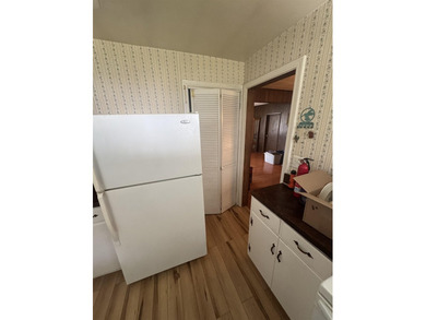 Move-in ready cape cod home in popular neighborhood near Narrows - photo 6