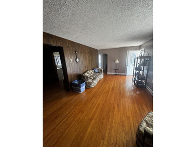 Move-in ready cape cod home in popular neighborhood near Narrows - photo 8