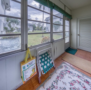 A rarely available 1st floor unit in Murry Hills, a chance for - photo 13