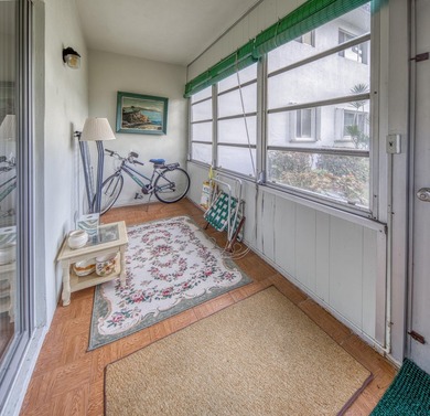 A rarely available 1st floor unit in Murry Hills, a chance for - photo 14