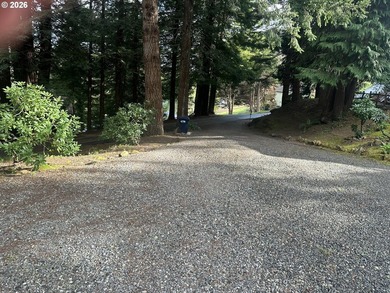 This well-maintained manufactured home is tucked in the hills - photo 16