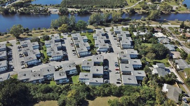 A rarely available 1st floor unit in Murry Hills, a chance for - photo 19