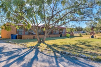 Lake Home For Sale in Paint Rock, Texas