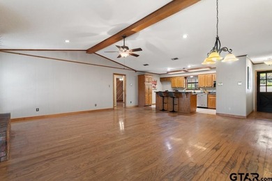 This home has so much potential and offers an affordable entry - photo 7