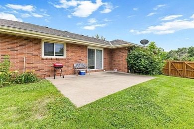 Beautifully updated, spacious home located in a quiet - photo 4