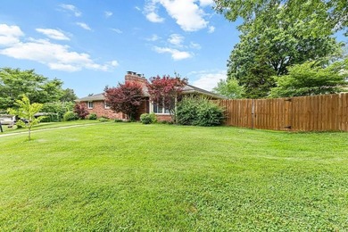 Beautifully updated, spacious home located in a quiet - photo 8