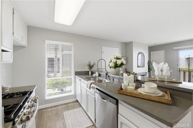 Beautifully updated ground-level condo in a highly desirable - photo 11