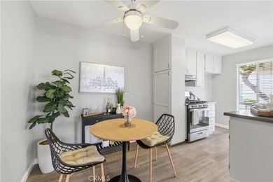Beautifully updated ground-level condo in a highly desirable - photo 14