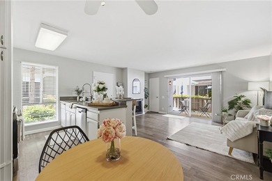 Beautifully updated ground-level condo in a highly desirable - photo 15