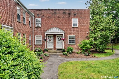 Completely renovated and move-in ready, this stylish two-level - photo 23