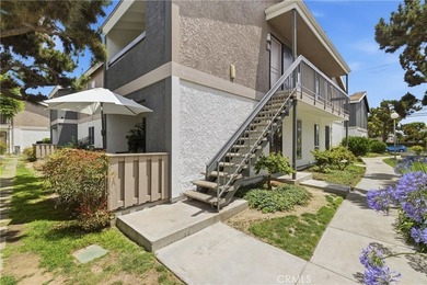 Beautifully updated ground-level condo in a highly desirable - photo 24