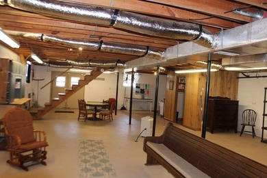 Charming Brick Ranch on 2.4 Acres with Mountain, pasture and - photo 28