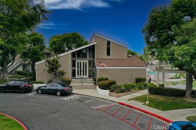 Beautifully updated ground-level condo in a highly desirable - photo 29