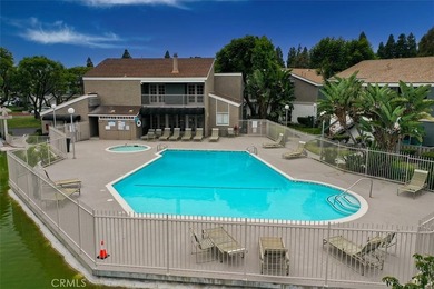 Beautifully updated ground-level condo in a highly desirable - photo 30