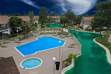 Beautifully updated ground-level condo in a highly desirable - photo 31