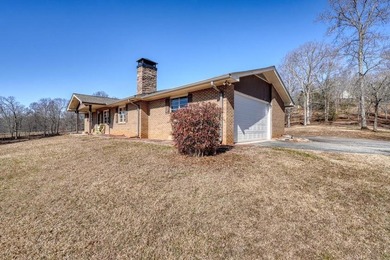 Charming Brick Ranch on 2.4 Acres with Mountain, pasture and - photo 32