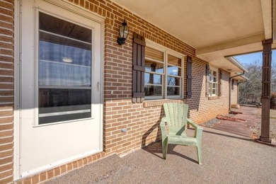 Charming Brick Ranch on 2.4 Acres with Mountain, pasture and - photo 34