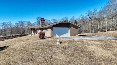 Charming Brick Ranch on 2.4 Acres with Mountain, pasture and - photo 37