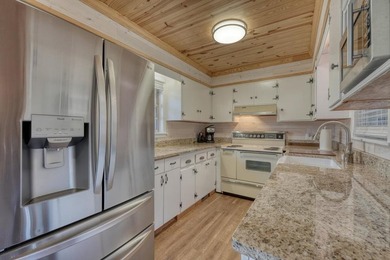Charming Brick Ranch on 2.4 Acres with Mountain, pasture and - photo 49
