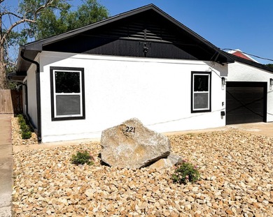 *FLAT YARD, ONE LEVEL, OUTBUILDING, NO CARPET*SO much has been - photo 2
