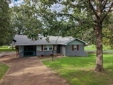 Charming home near Crown Lake on 2 large lots! This adorable - photo 2