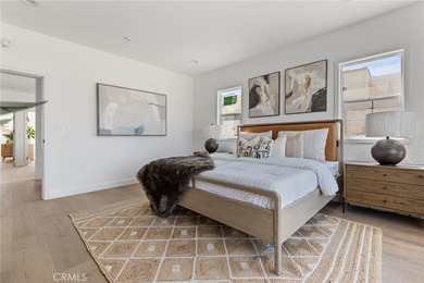 NEW CONSTRUCTION 3 bed, 2.5 bath, three-story townhome with sky - photo 19