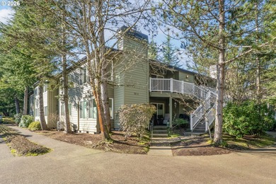 Willamette River - Clackamas County Condo For Sale in Lakeoswego Oregon