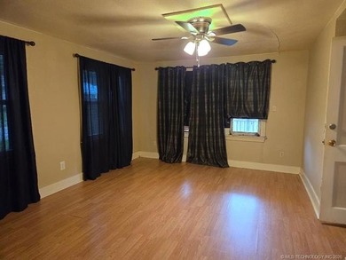 3BD/1BA home in town and convenient to everything! Nice sized - photo 22