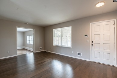 Beautiful, spacious home in the heart of Lexington!! This 2172 - photo 4