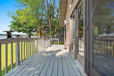 Spectacular waterfront property with approximately 100ft of - photo 6